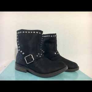 Stylish, never used ankle boots